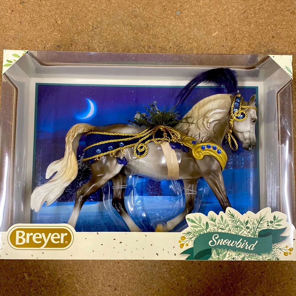 2022 breyer holiday horse. New in box